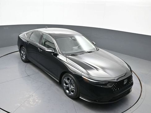 Certified 2023 Honda Accord EX image 33