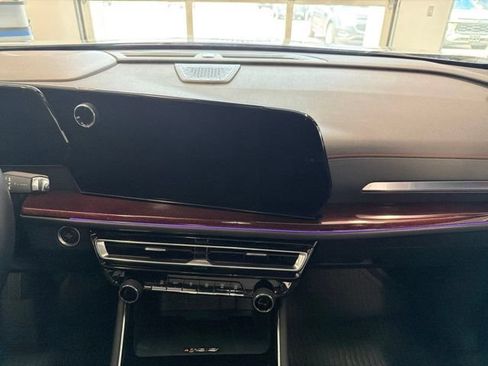 Used 2025 Chevrolet Traverse RS w/ LPO, Floor Liner Package AWD/4WD image 28