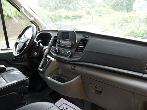 Used 2023 Ford Transit 250 Medium Roof AWD image 30