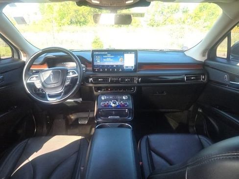 Used 2023 Lincoln Nautilus Reserve AWD/4WD image 20