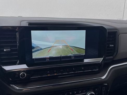 Used 2024 GMC Sierra 1500 SLT w/ SLT Premium Package AWD/4WD image 16