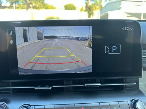 Used 2025 Hyundai Kona SEL image 17