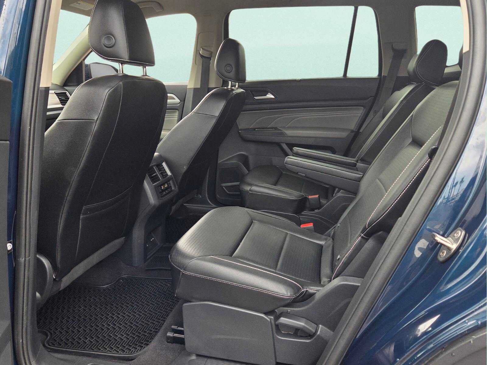 Used 2022 Volkswagen Atlas SEL AWD/4WD image 4