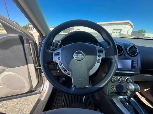 Used 2011 Nissan Rogue SV w/ Premium Pkg AWD/4WD image 19