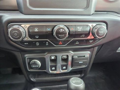 Used 2022 Jeep Wrangler Sport AWD/4WD image 11