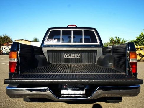Used 1994 Toyota Pickup DX image 15