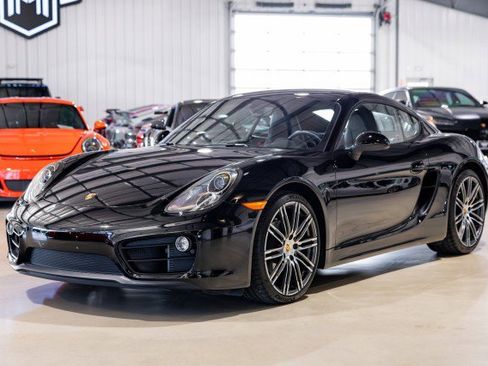 Used 2016 Porsche Cayman image 2