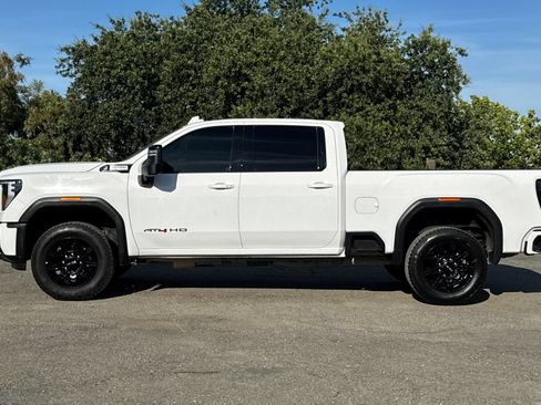 Used 2025 GMC Sierra 2500 AT4 AWD/4WD image 7