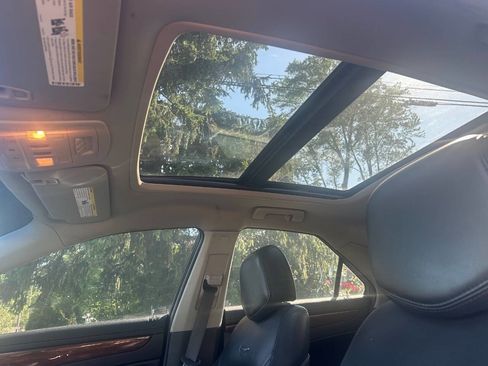Used 2010 Cadillac CTS Luxury RWD image 14