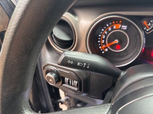 Used 2018 Jeep Wrangler Sport image 19