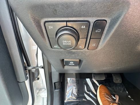 Used 2025 Ford Expedition Platinum AWD/4WD image 33