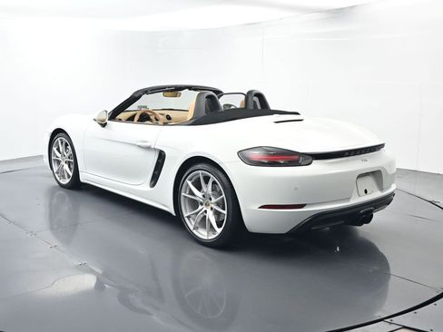 Certified 2017 Porsche 718 Boxster RWD image 3