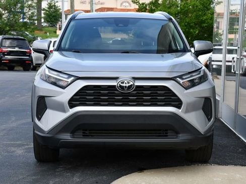 Used 2025 Toyota RAV4 XLE AWD/4WD image 11