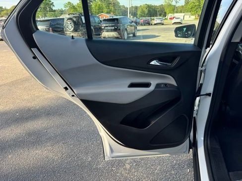 Used 2019 Chevrolet Equinox LS image 15