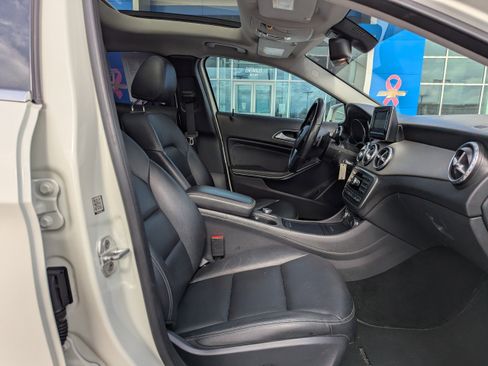 Used 2015 Mercedes-Benz GLA 250 4MATIC image 38