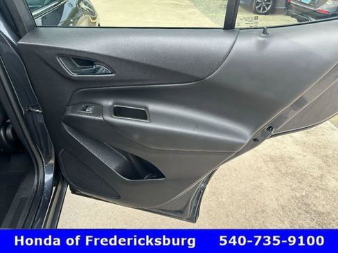 Used 2022 Chevrolet Equinox LT image 18