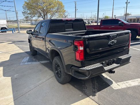 Used 2024 Chevrolet Silverado 1500 ZR2 w/ Technology Package image 3