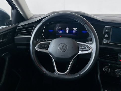 Used 2024 Volkswagen Jetta SE image 17