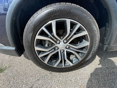Used 2018 Mitsubishi Outlander LE FWD image 18