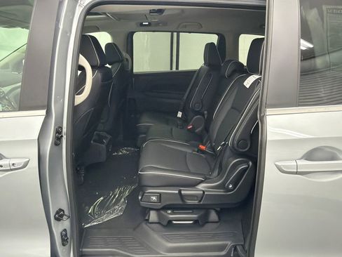 New 2026 Honda Odyssey Touring image 23