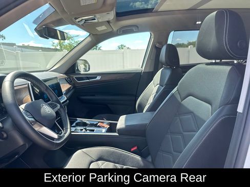 Used 2025 Volkswagen Atlas SE w/ Panoramic Sunroof Package FWD image 13
