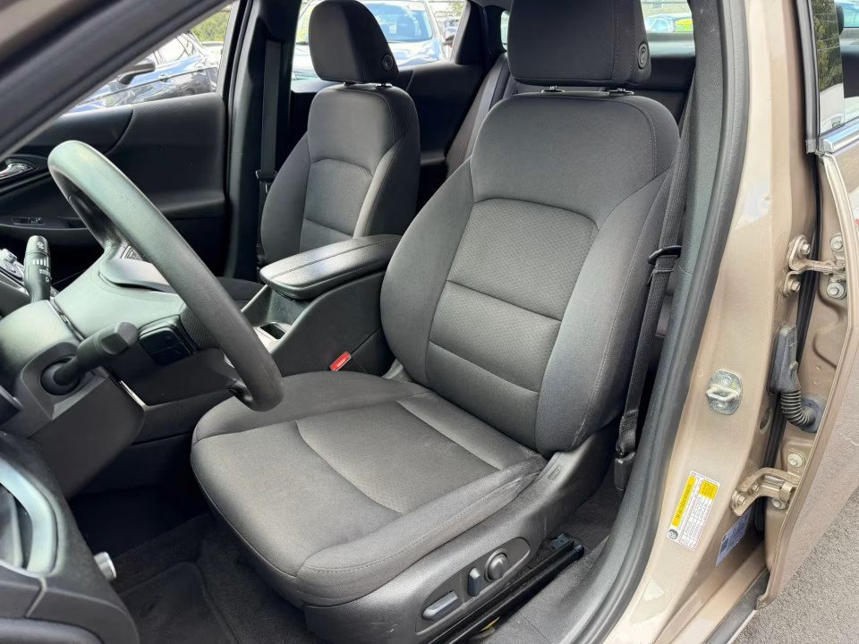 Used 2022 Chevrolet Malibu LT FWD image 9
