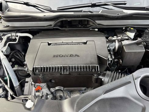 Certified 2024 Honda Pilot EX-L image 9