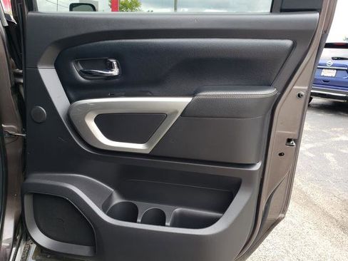 Used 2016 Nissan Titan SL image 14
