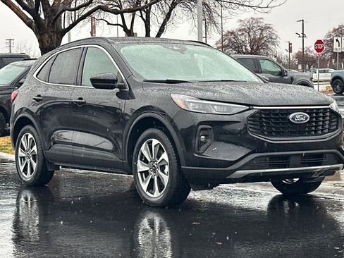 Certified 2025 Ford Escape Platinum image 9