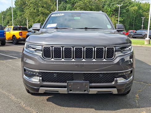 Used 2022 Jeep Wagoneer Series III AWD/4WD image 3