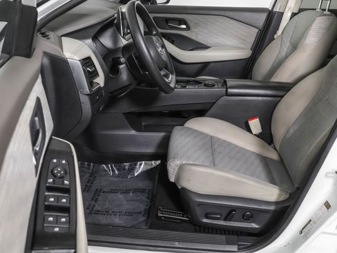 Used 2023 Nissan Rogue SV image 23