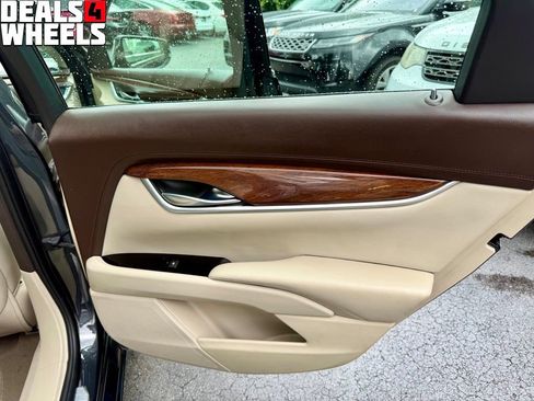 Used 2014 Cadillac XTS Luxury FWD image 30