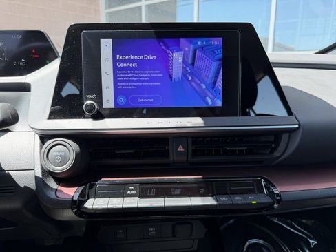 Used 2025 Toyota Prius Plug-In Hybrid FWD image 18