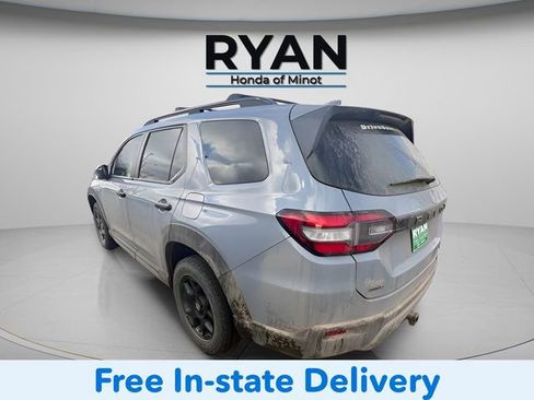 Used 2023 Honda Pilot TrailSport image 5