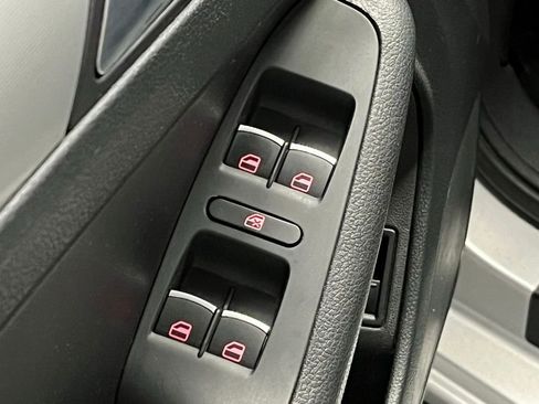 Used 2013 Volkswagen Jetta GLI image 11