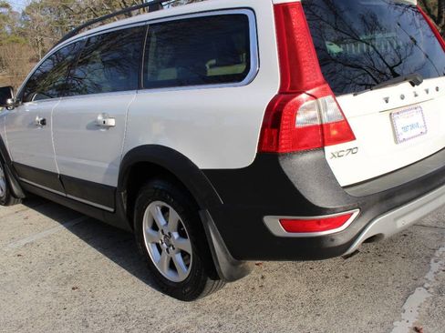 Used 2013 Volvo XC70 3.2 image 11