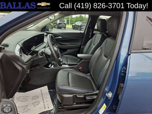 Used 2025 Buick Encore GX Sport Touring FWD image 9
