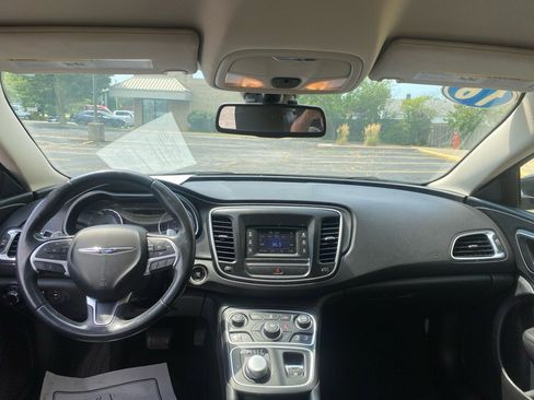 Used 2016 Chrysler 200 Limited w/ Convenience Group image 14