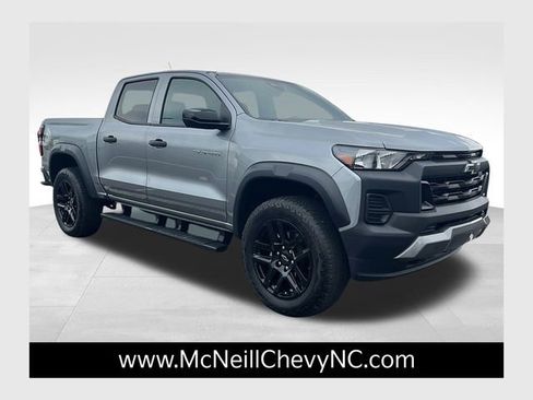 Used 2024 Chevrolet Colorado Trail Boss w/ Advanced Trailering Package image 1