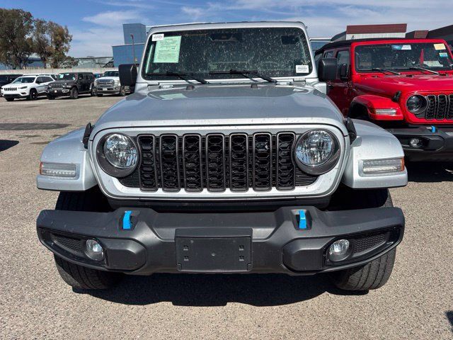 Used 2024 Jeep Wrangler Unlimited w/ Convenience Group AWD/4WD image 2