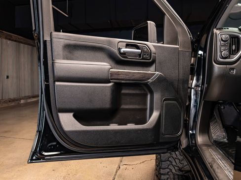 Used 2021 Chevrolet Silverado 2500 LTZ w/ LTZ Plus Package image 29