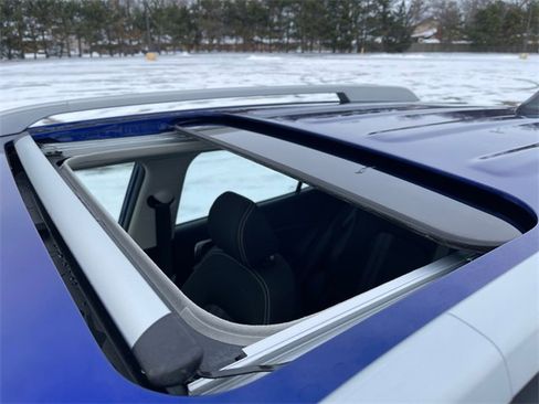 Used 2022 Hyundai Venue SEL image 11