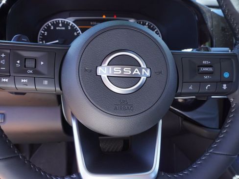 New 2025 Nissan Pathfinder SV image 18