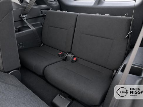 Used 2025 Mitsubishi Outlander ES FWD image 13