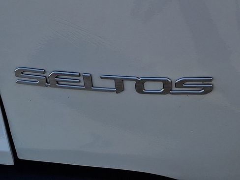 Certified 2025 Kia Seltos LX image 29