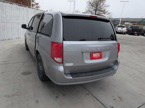 Used 2017 Dodge Grand Caravan SE image 15