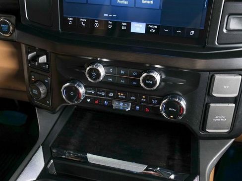 Used 2024 Ford F250 Lariat w/ Black Appearance Package AWD/4WD image 13