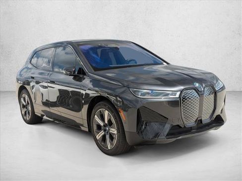 Used 2024 BMW iX xDrive50 w/ Premium Package AWD/4WD image 3