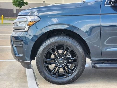 Used 2024 Ford Expedition XLT RWD image 9