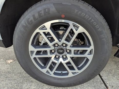 Used 2025 Ford Expedition Active image 9